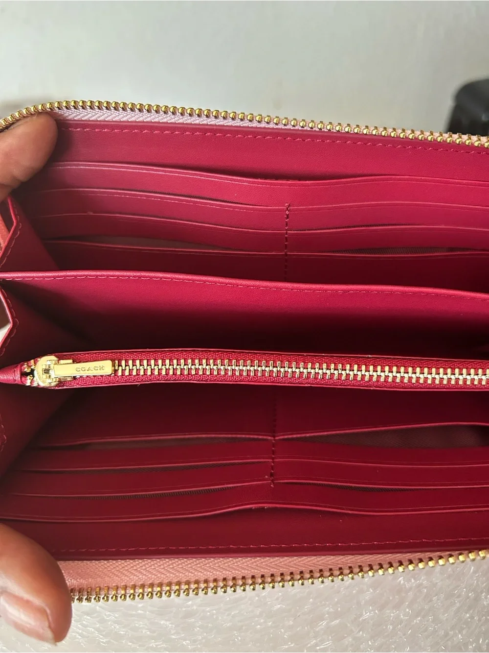 ( Maybe 🤔👉🏽Coach Signature Wallet in Powder Pink with Gold Hardware